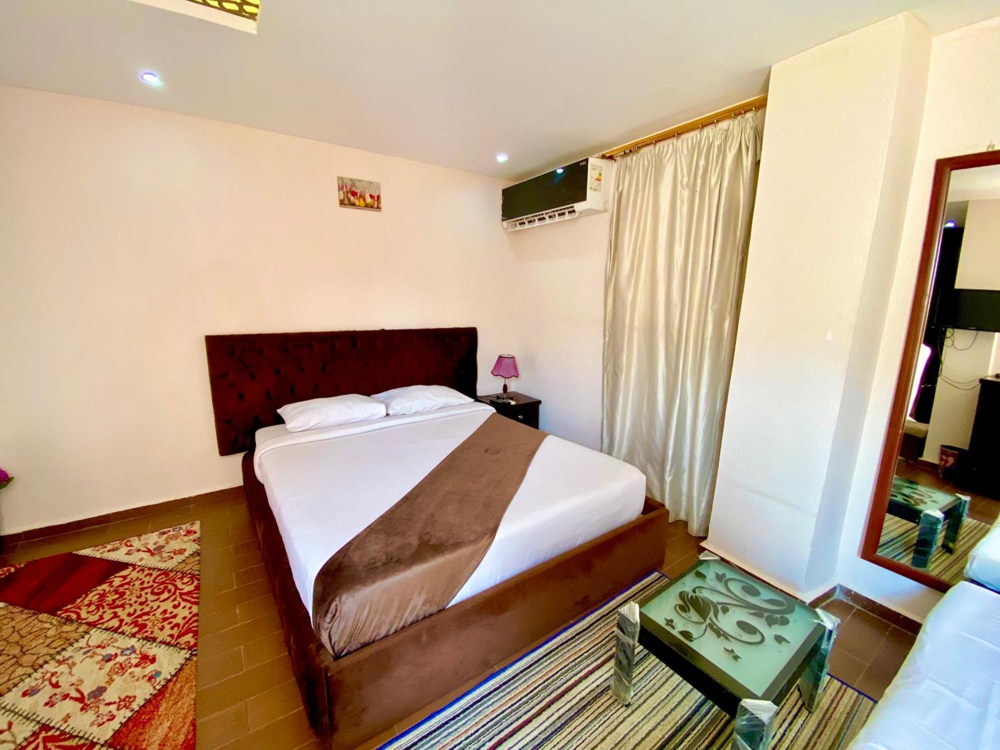 Golden Pyramids Inn Kafret el-Gabal Zewnętrze zdjęcie