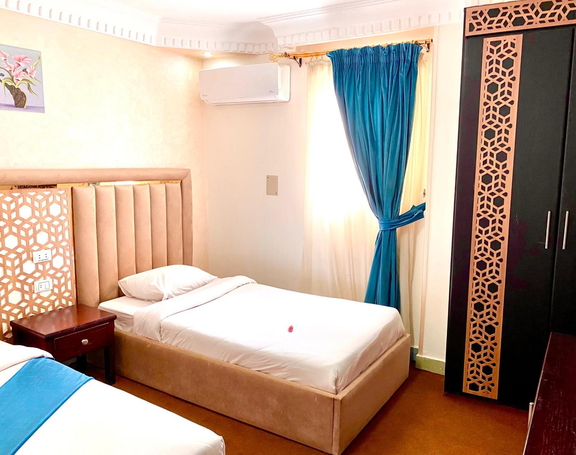 Golden Pyramids Inn Kafret el-Gabal Zewnętrze zdjęcie