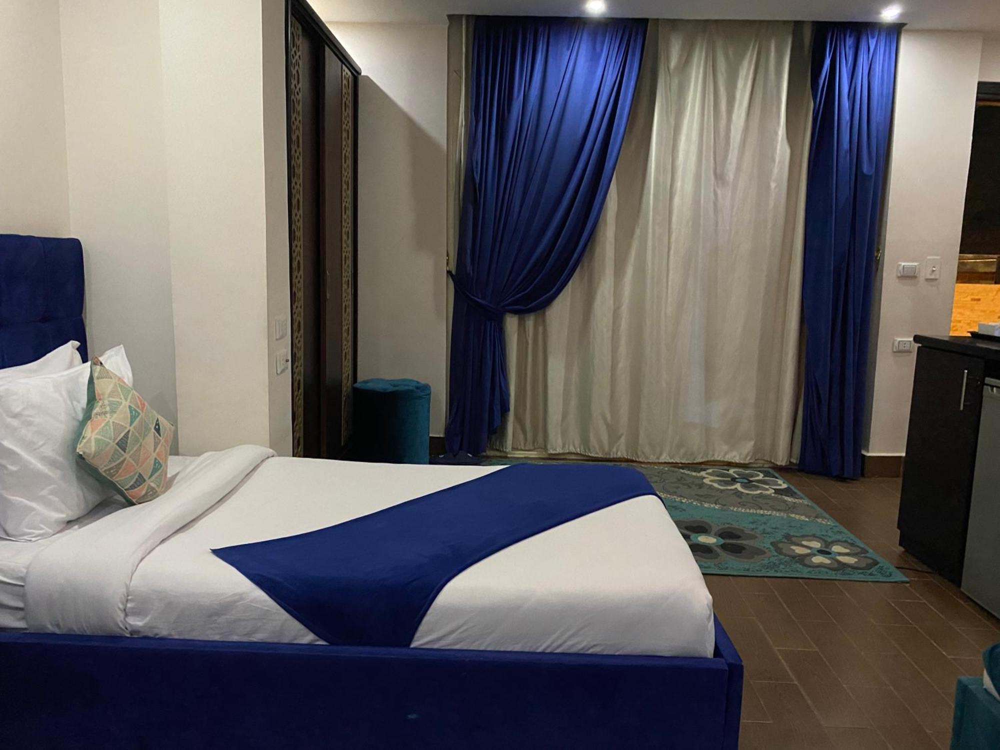 Golden Pyramids Inn Kafret el-Gabal Zewnętrze zdjęcie