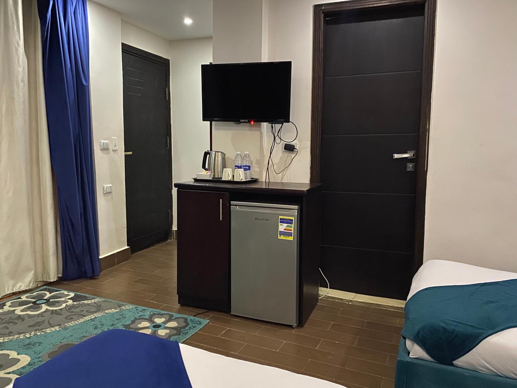 Golden Pyramids Inn Kafret el-Gabal Zewnętrze zdjęcie