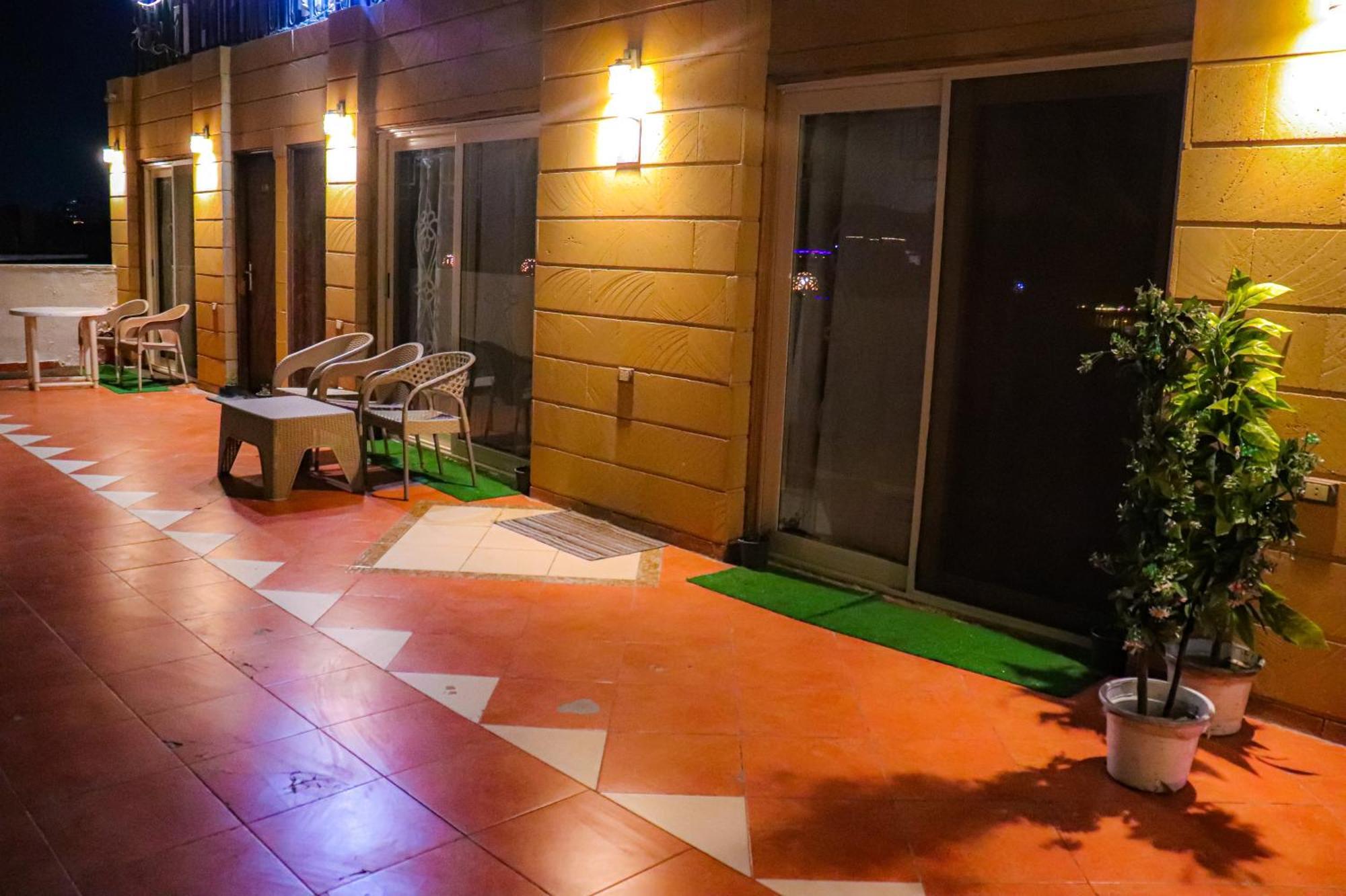 Golden Pyramids Inn Kafret el-Gabal Zewnętrze zdjęcie