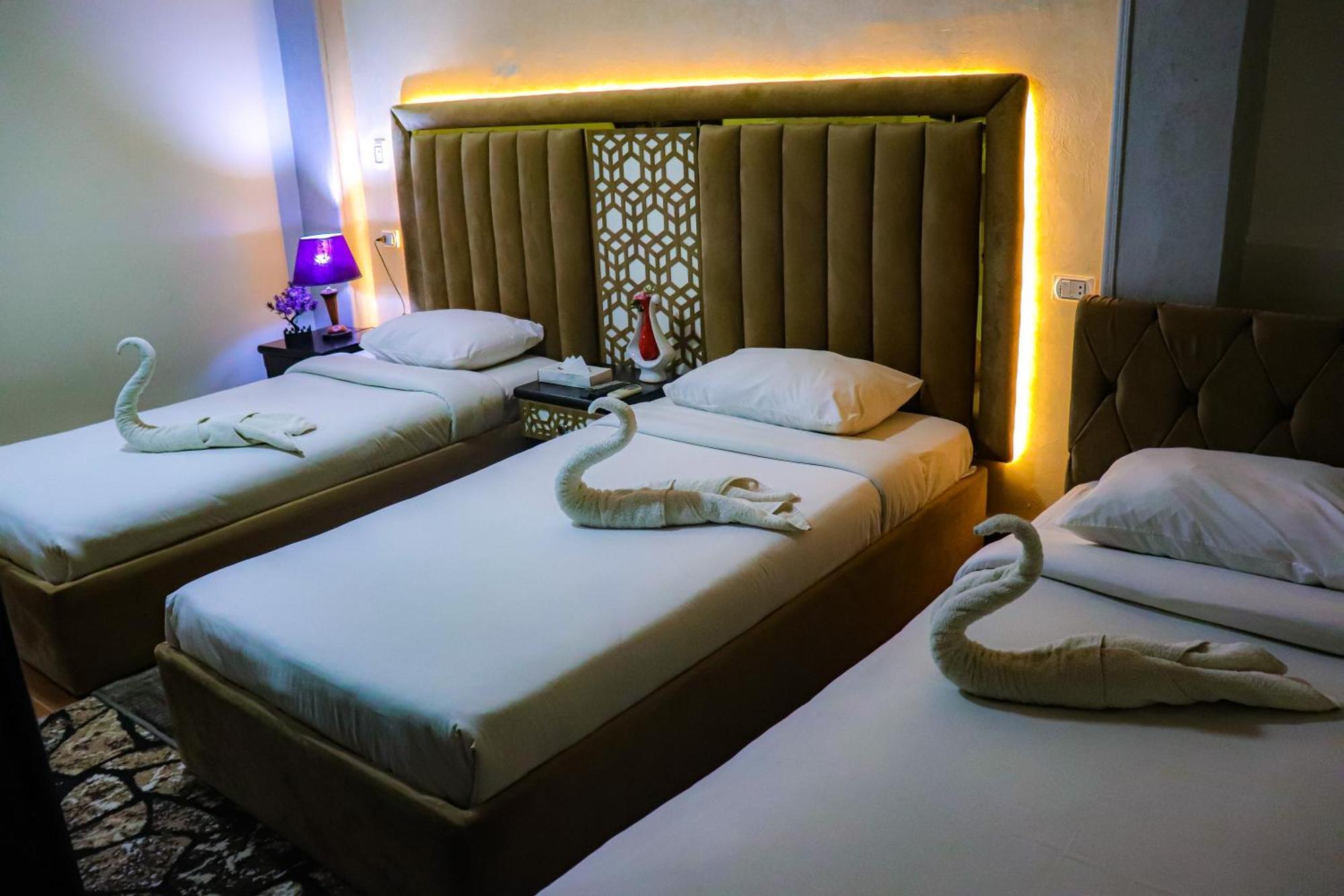 Golden Pyramids Inn Kafret el-Gabal Zewnętrze zdjęcie
