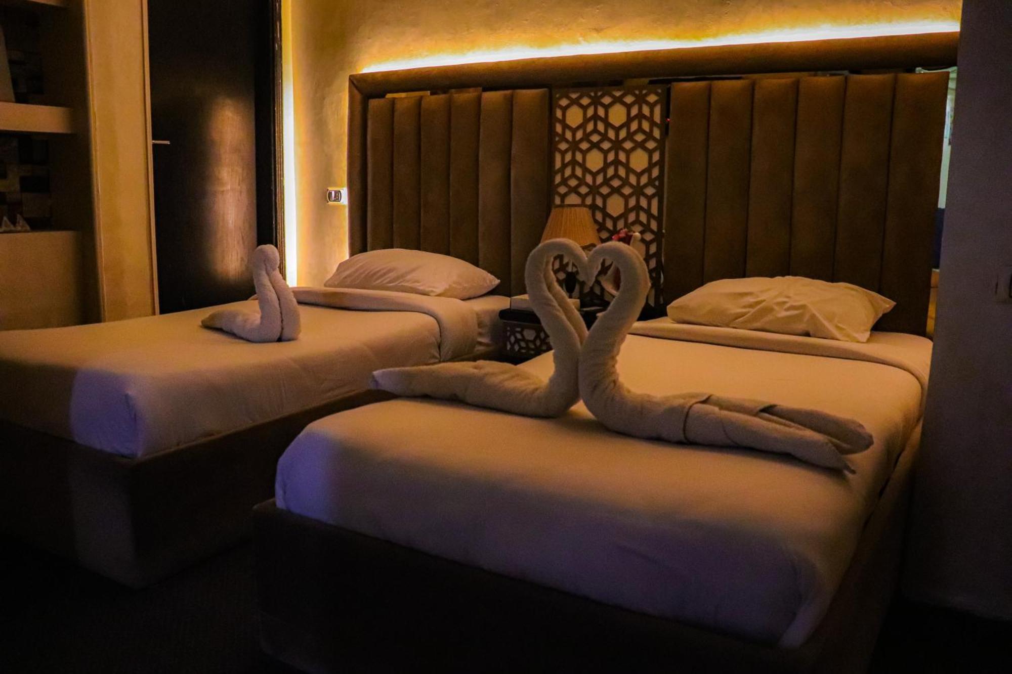 Golden Pyramids Inn Kafret el-Gabal Zewnętrze zdjęcie