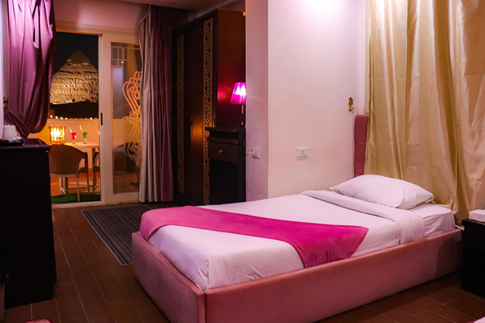 Golden Pyramids Inn Kafret el-Gabal Zewnętrze zdjęcie