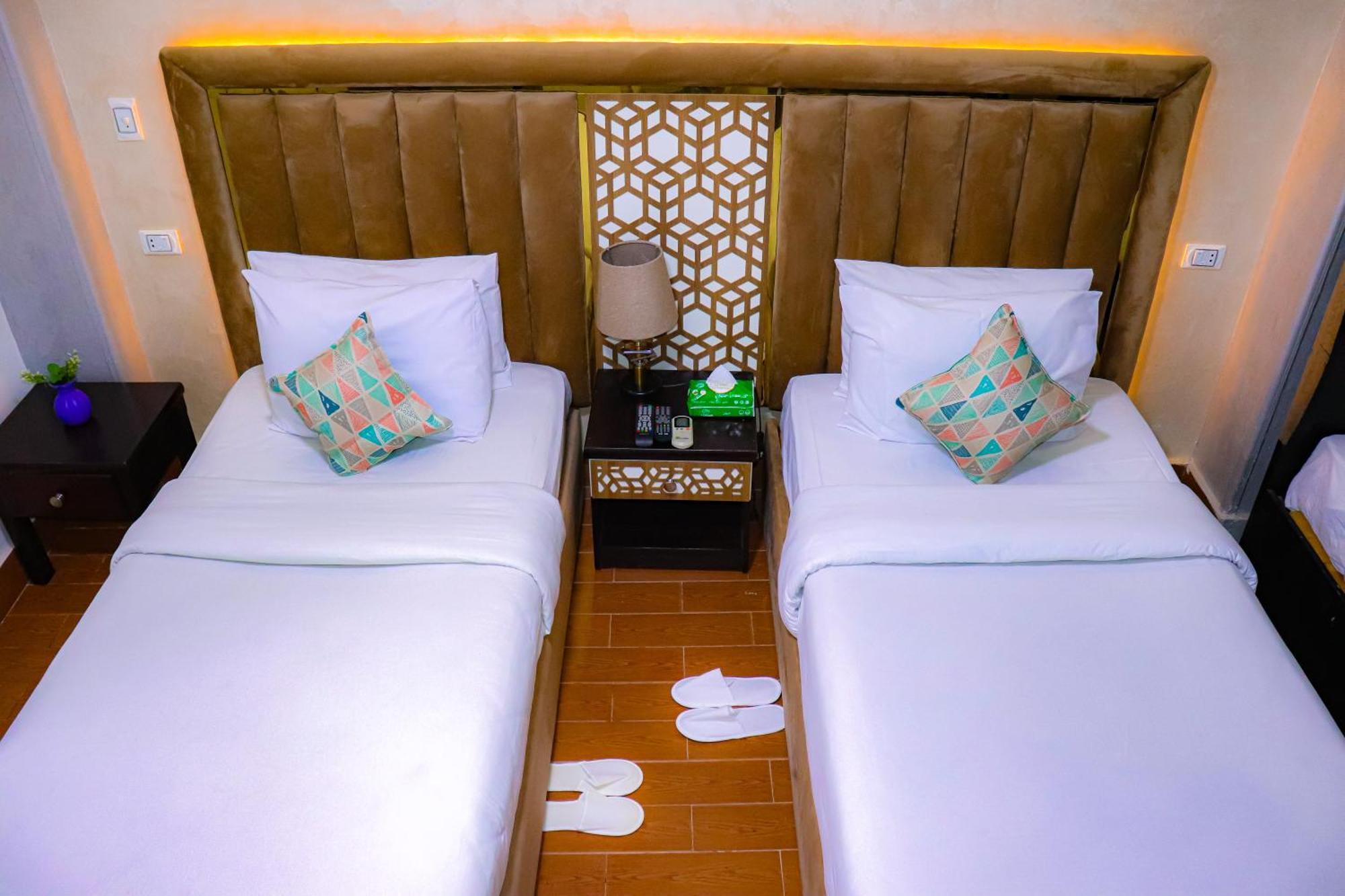 Golden Pyramids Inn Kafret el-Gabal Zewnętrze zdjęcie