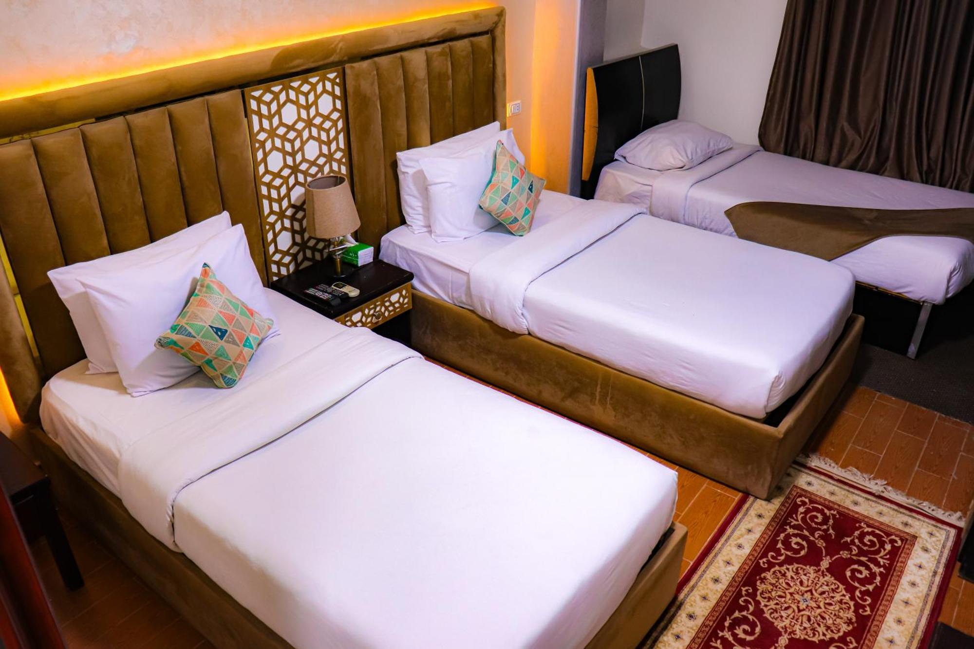 Golden Pyramids Inn Kafret el-Gabal Zewnętrze zdjęcie