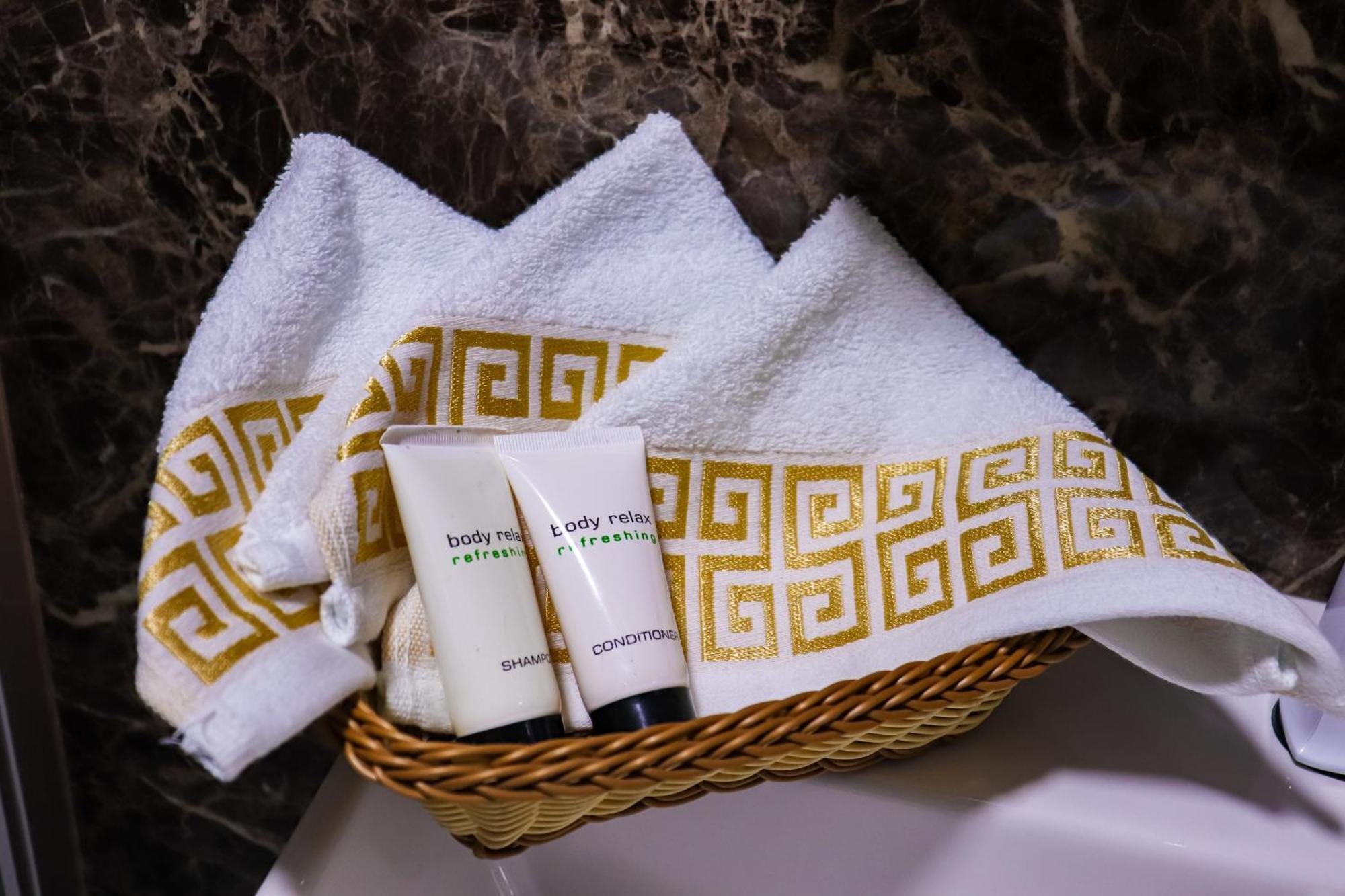Golden Pyramids Inn Kafret el-Gabal Zewnętrze zdjęcie