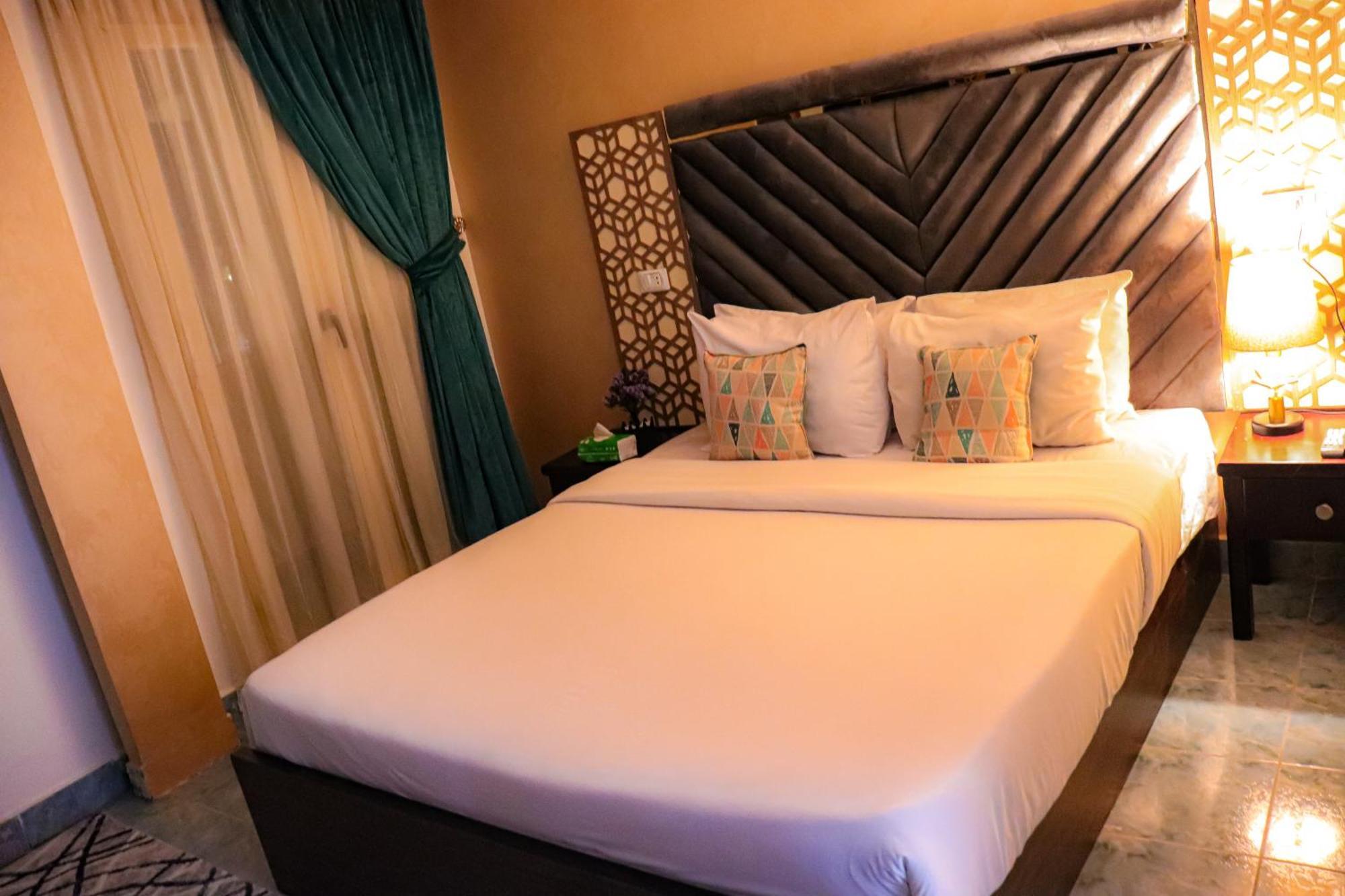 Golden Pyramids Inn Kafret el-Gabal Zewnętrze zdjęcie