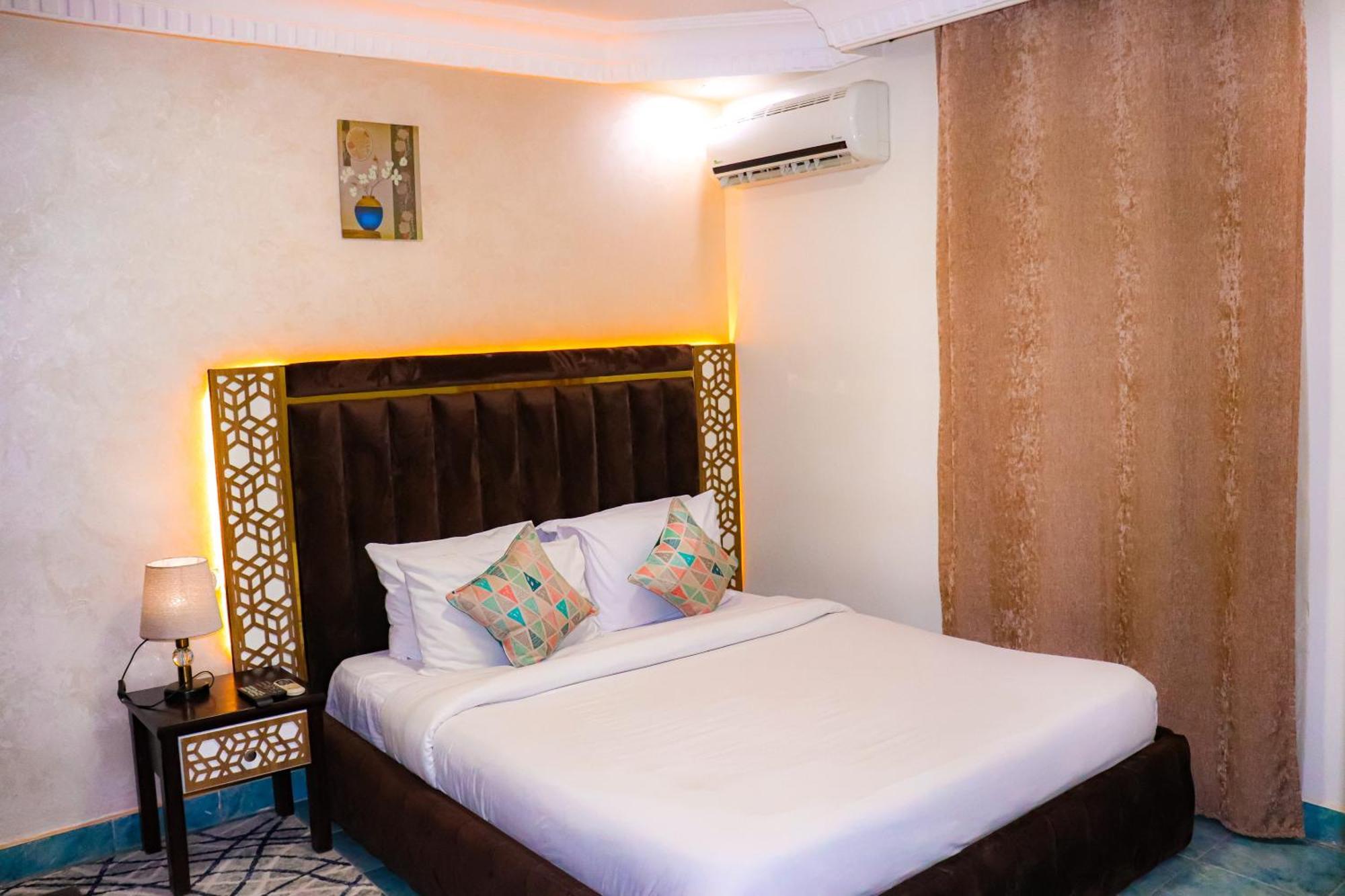 Golden Pyramids Inn Kafret el-Gabal Zewnętrze zdjęcie