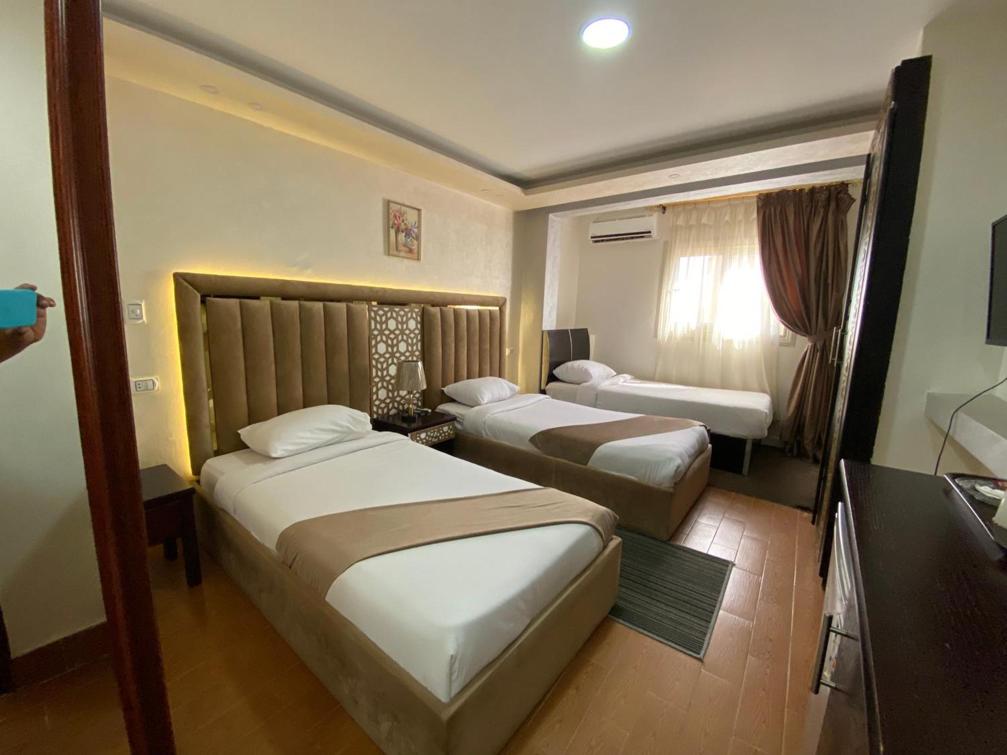 Golden Pyramids Inn Kafret el-Gabal Zewnętrze zdjęcie