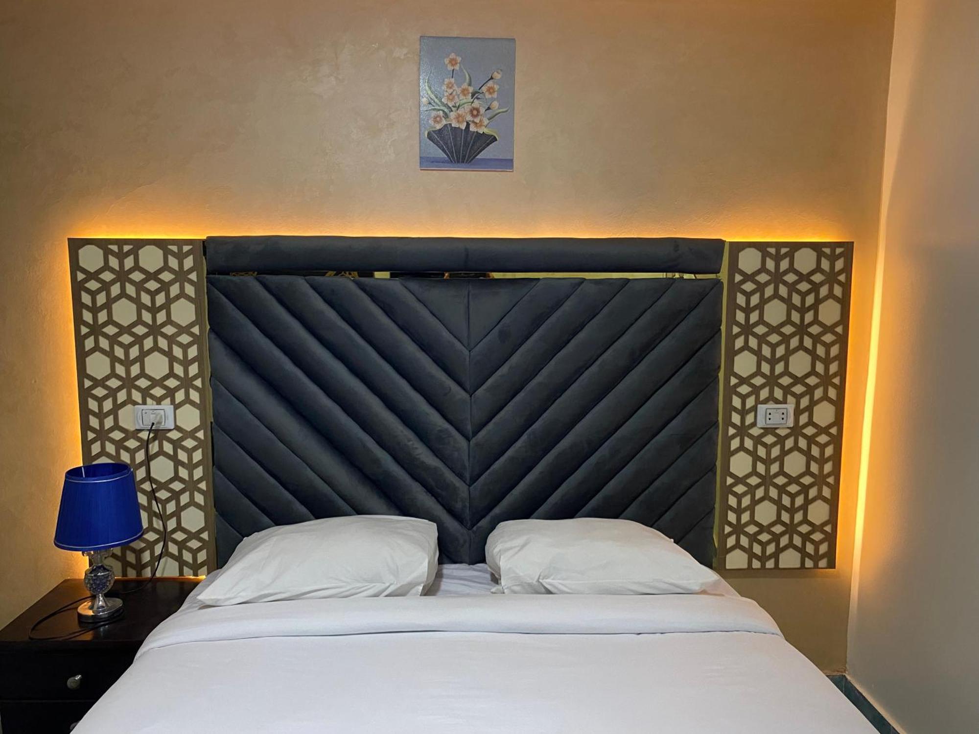 Golden Pyramids Inn Kafret el-Gabal Zewnętrze zdjęcie